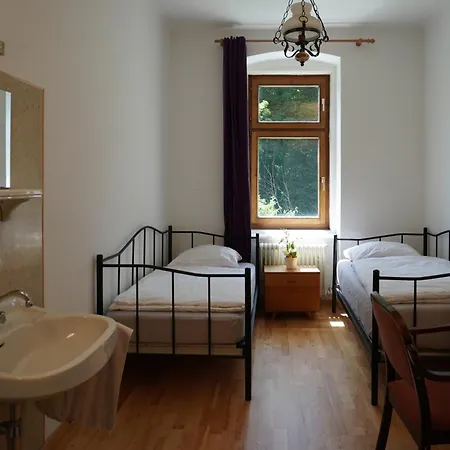 Hirschwangerhof - Commons Hub Hostel Reichenau an der Rax